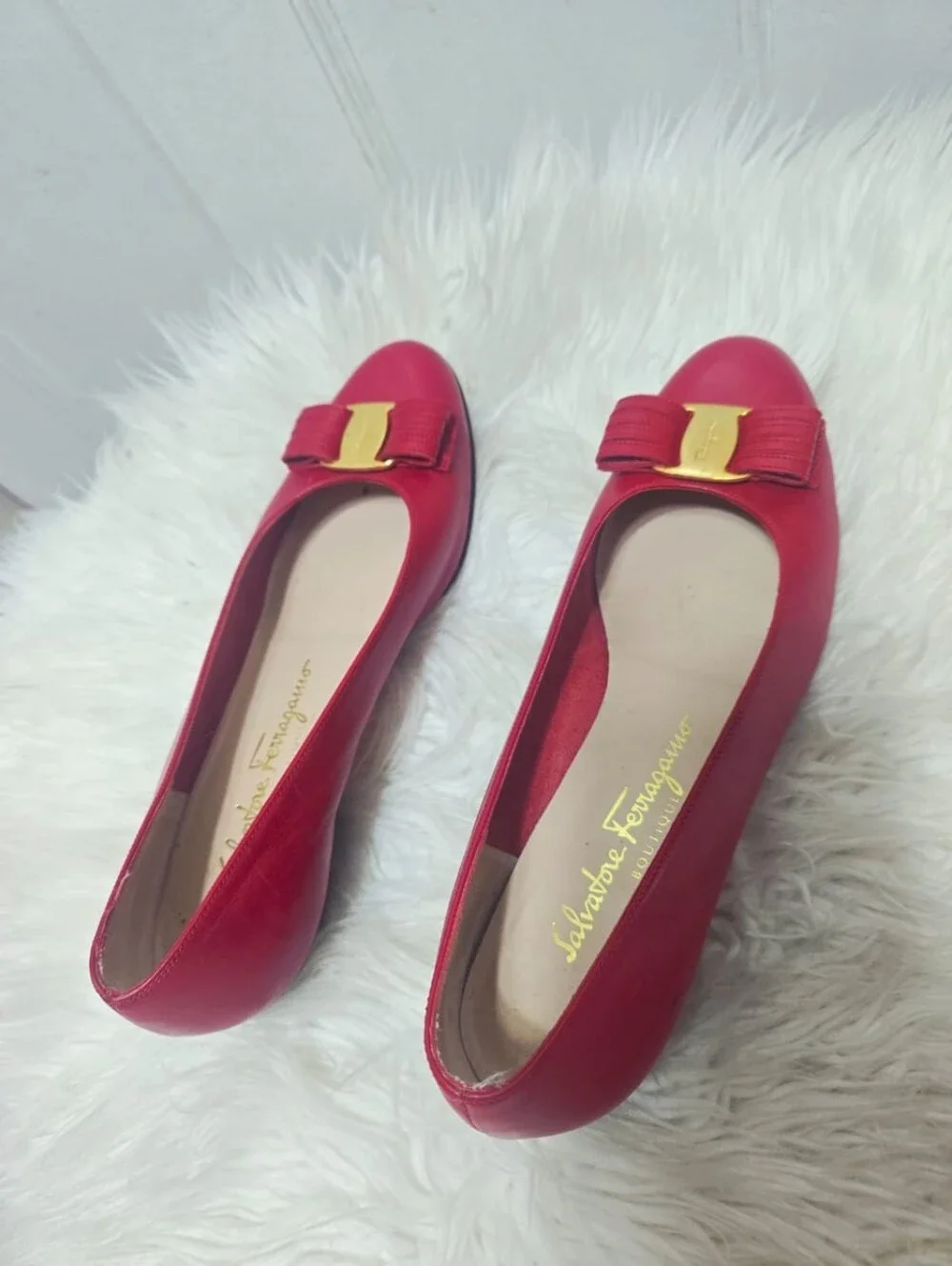 Salvatore Ferragamo Red Vara Ribbon Round-Toe Pumps Women's Size 7.5B